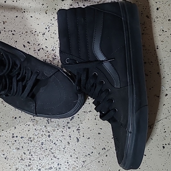 Vans - Picture 2 of 4